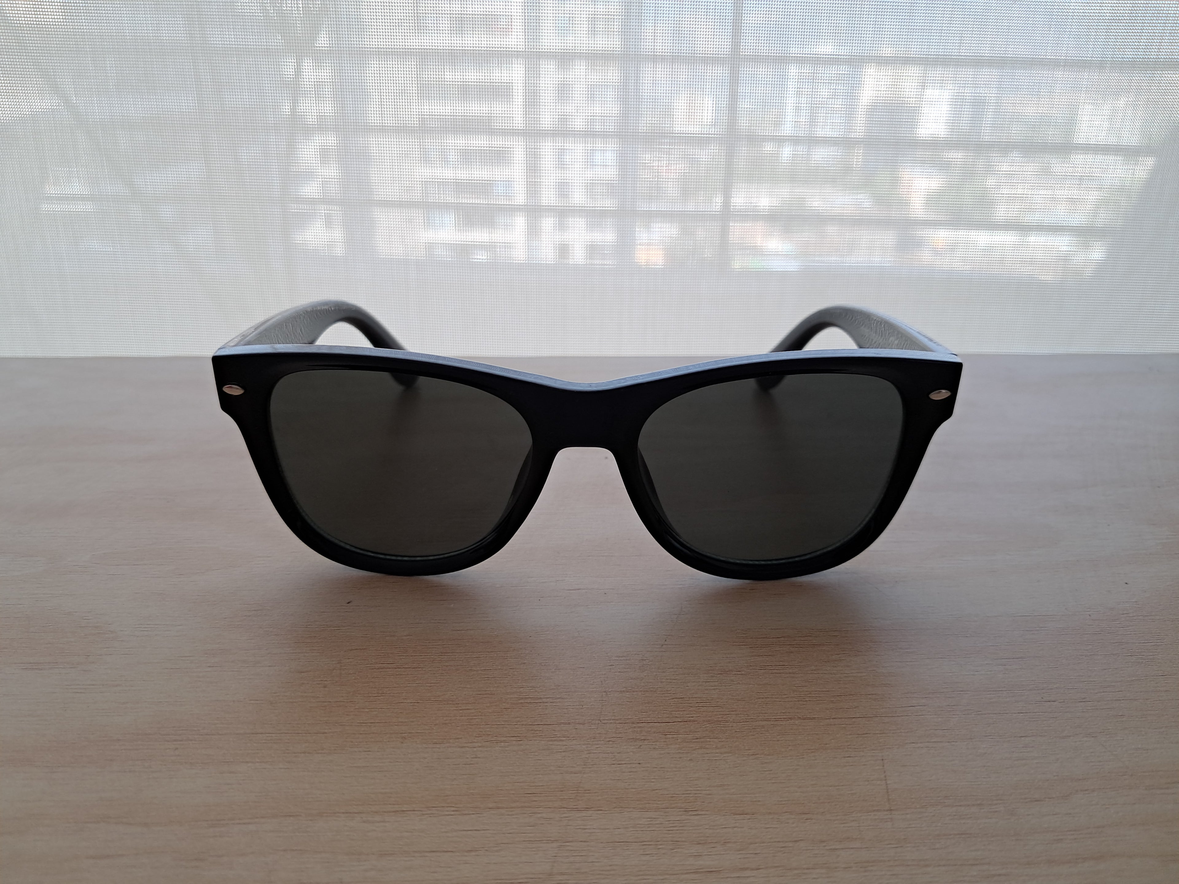 Hard-sun negro recto