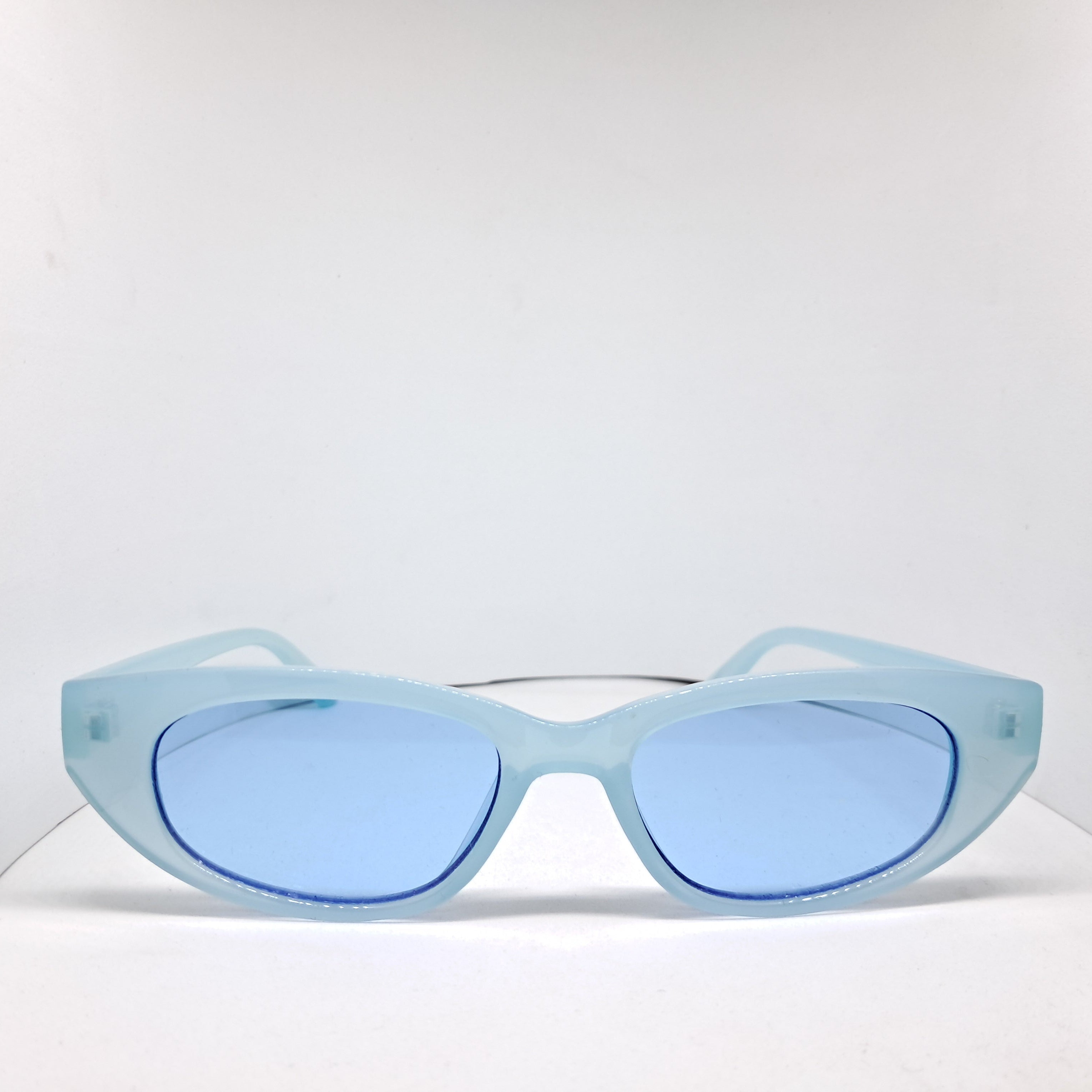 Oval cat-eye celeste