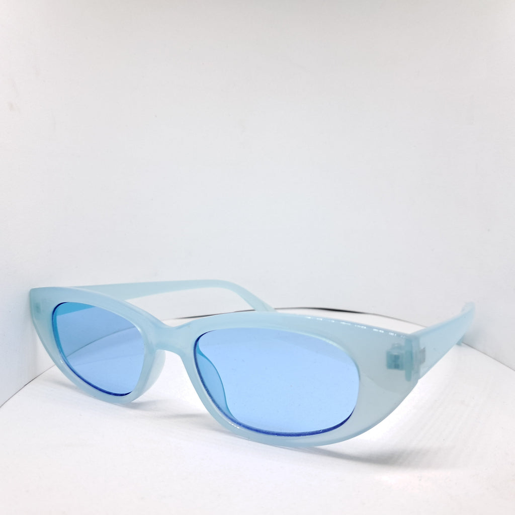 Oval cat-eye celeste