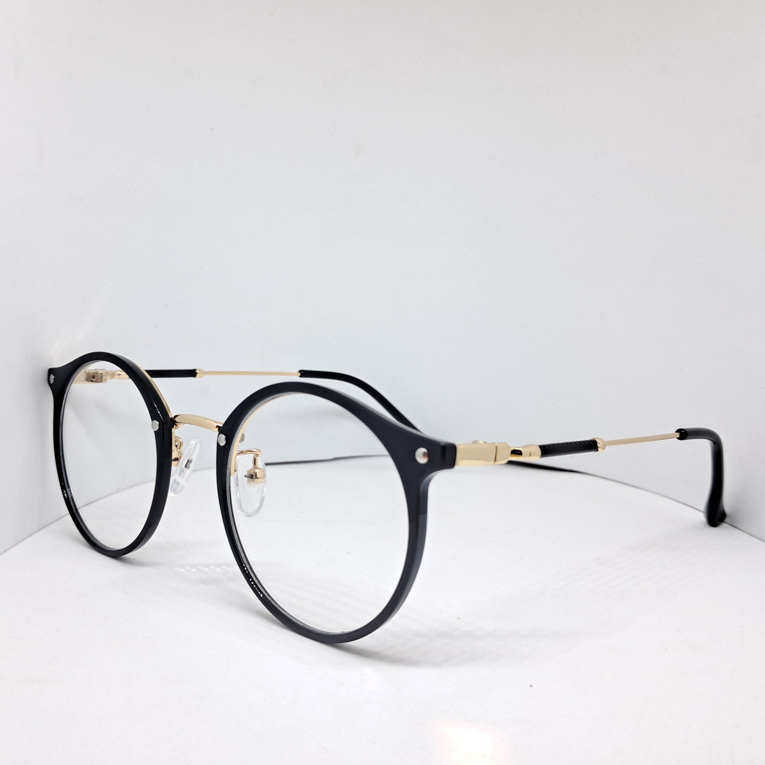 Black round gold