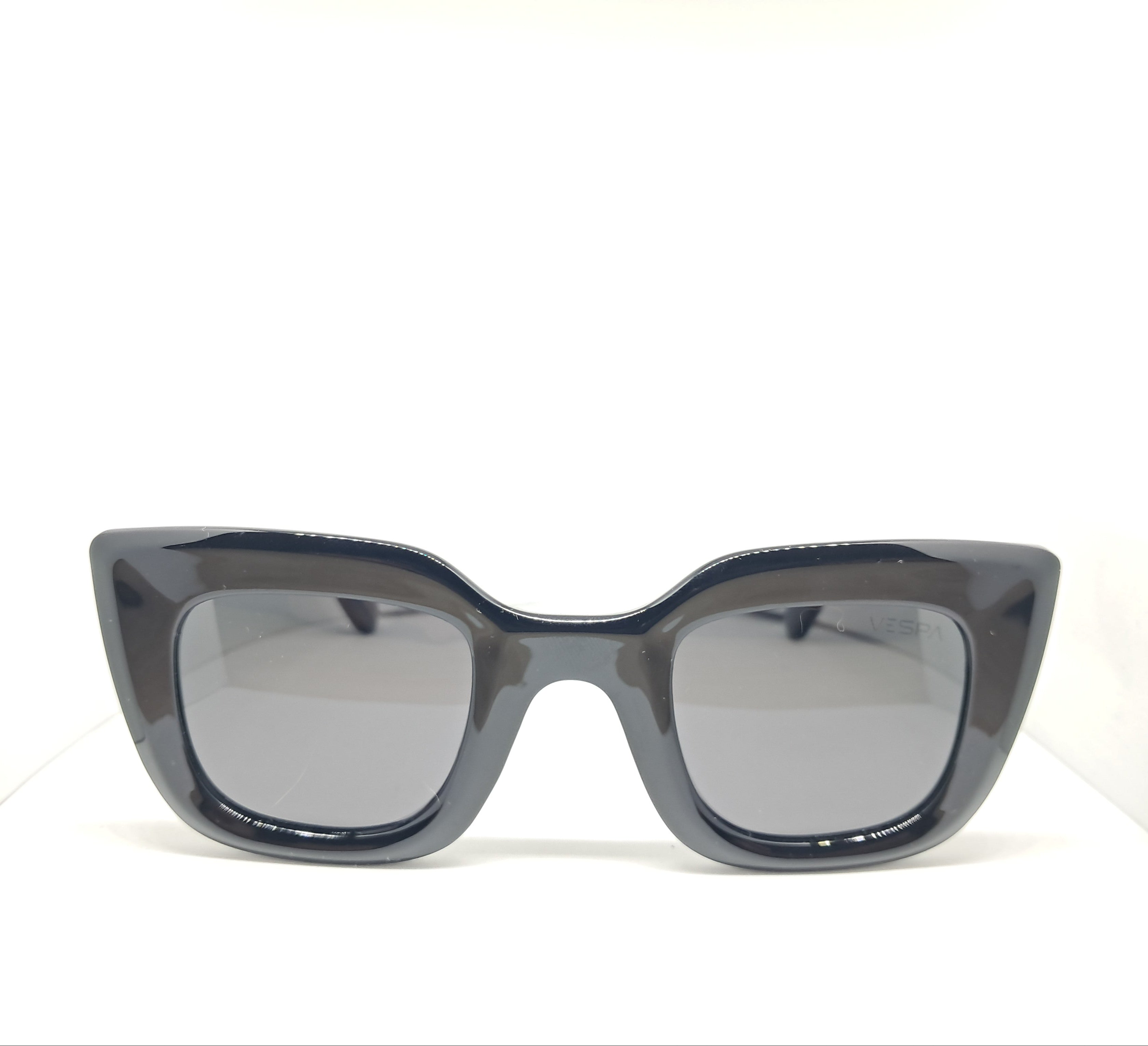 Vespa cat-eye black master
