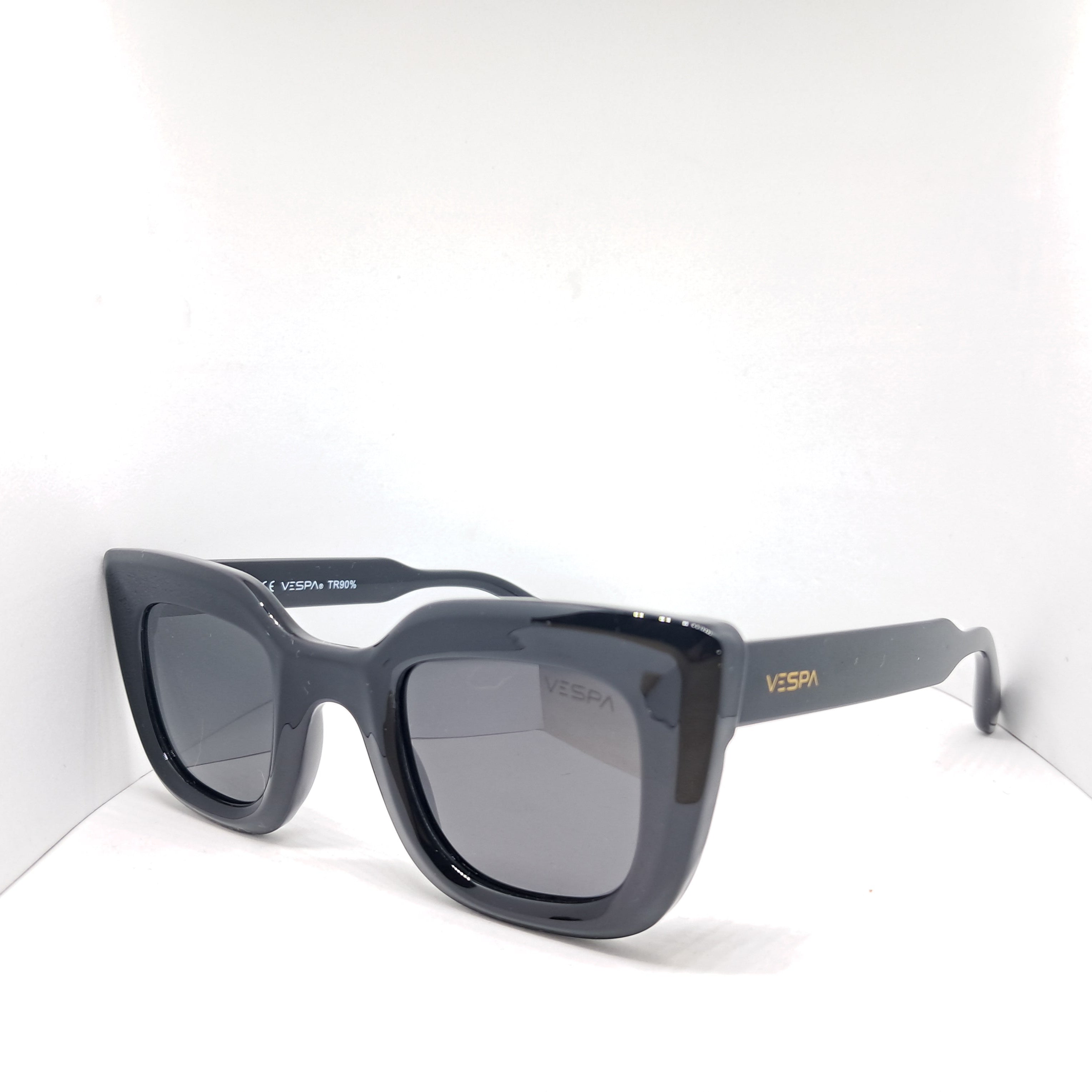 Vespa cat-eye black master