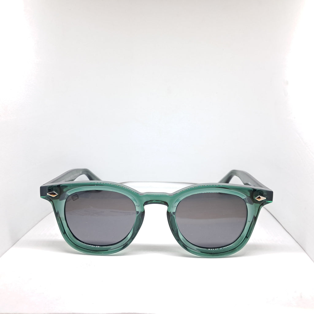 Hard-sun master emerald