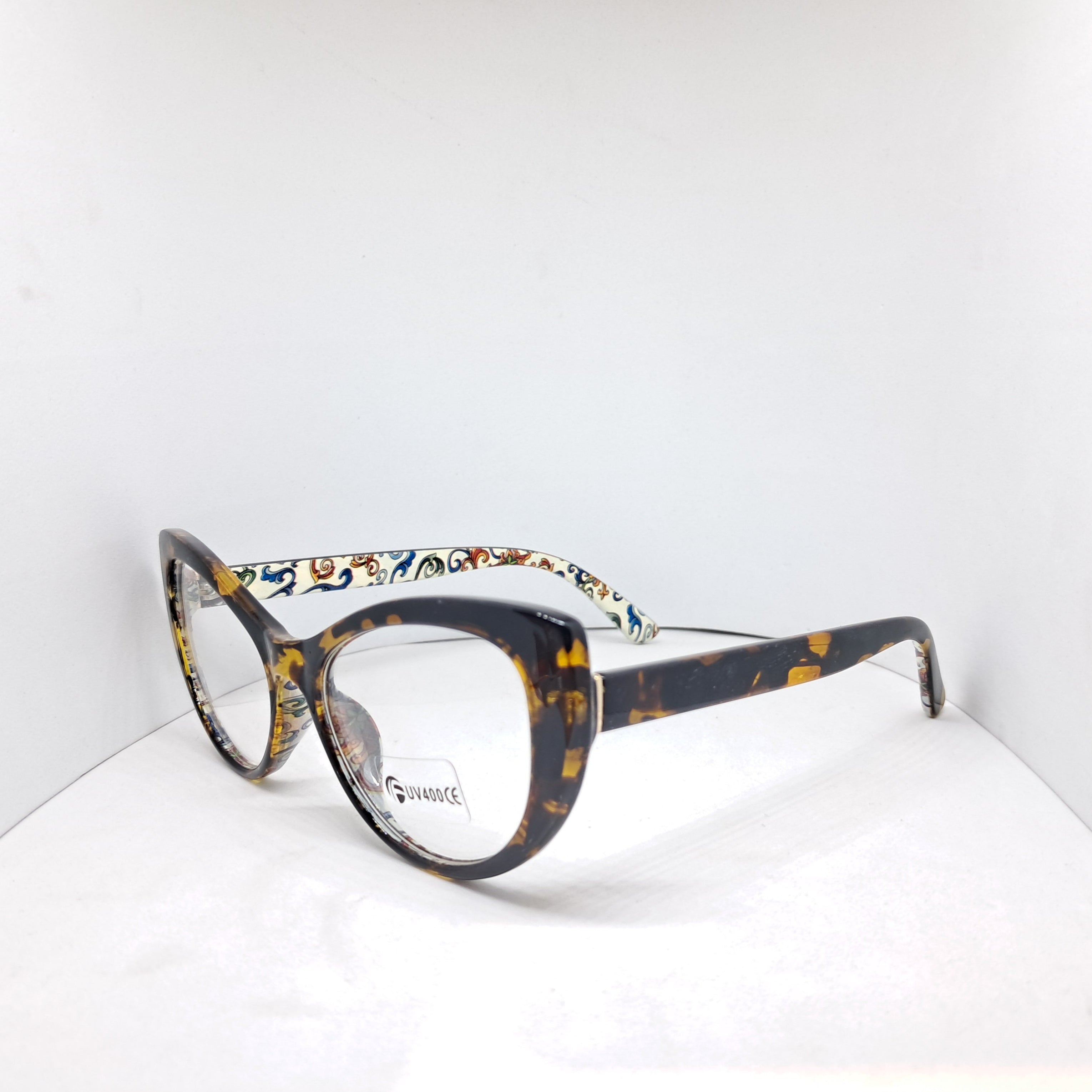 Cat-eye artsy carey
