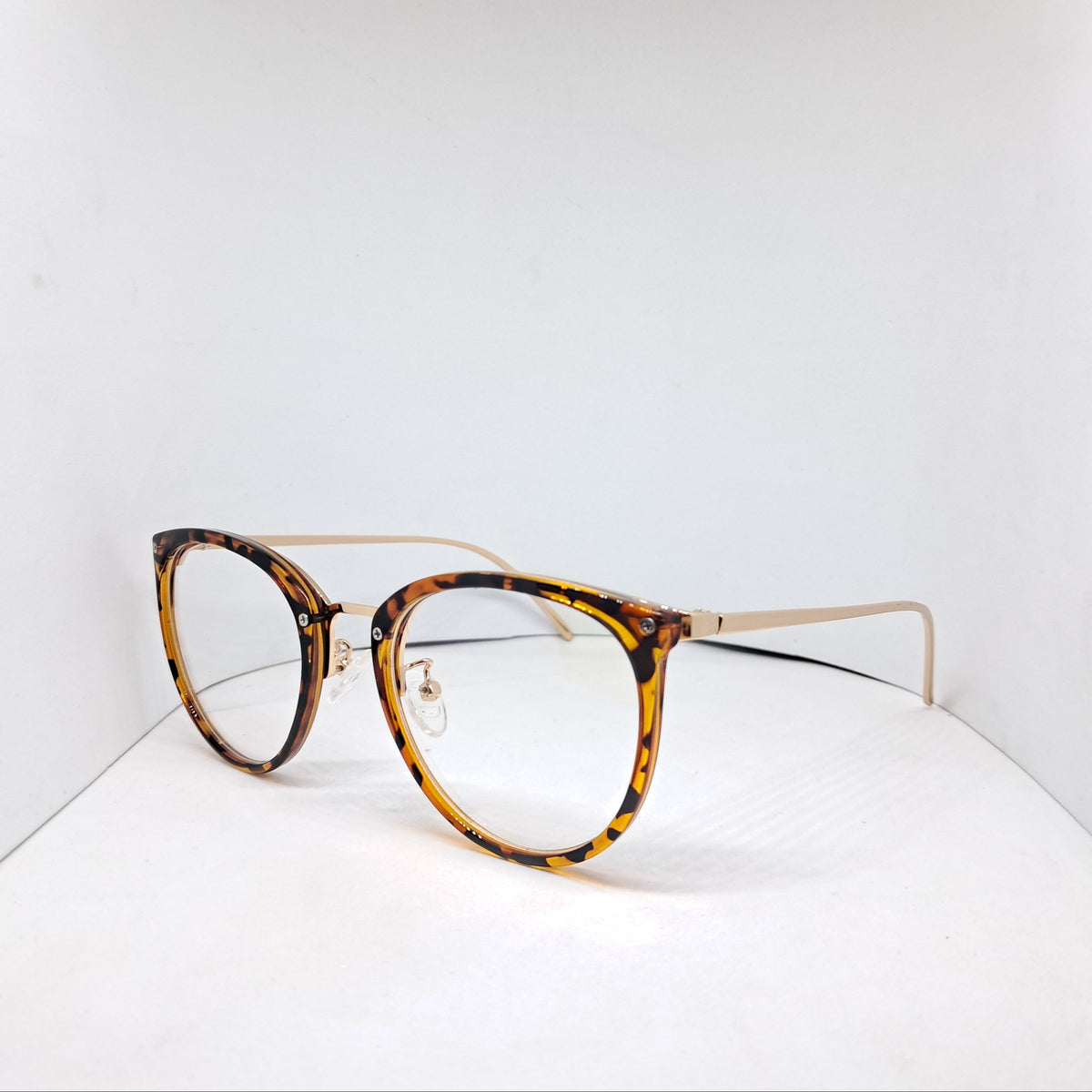 Golden cat-eye carey