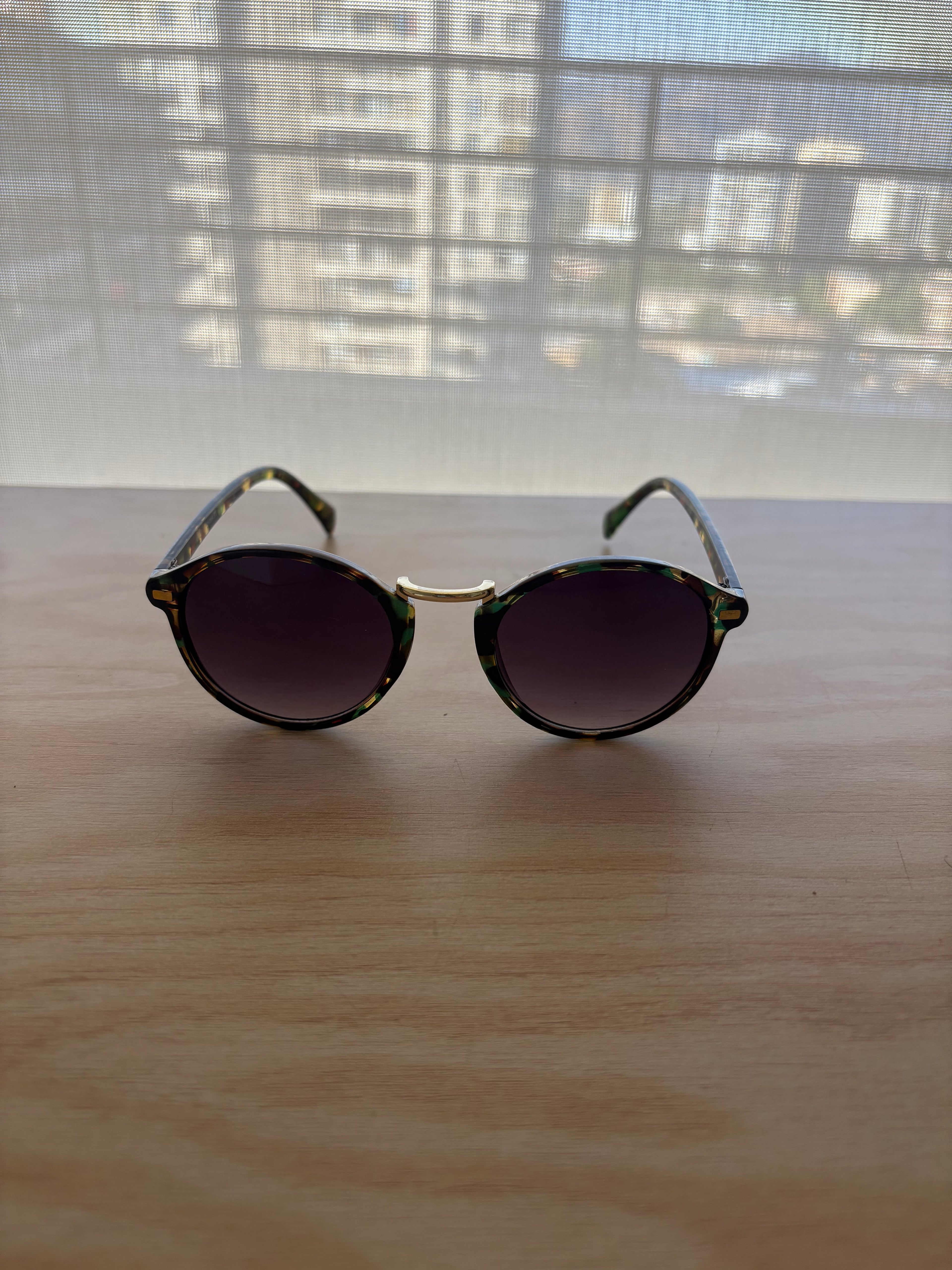 Redondos en carey militar