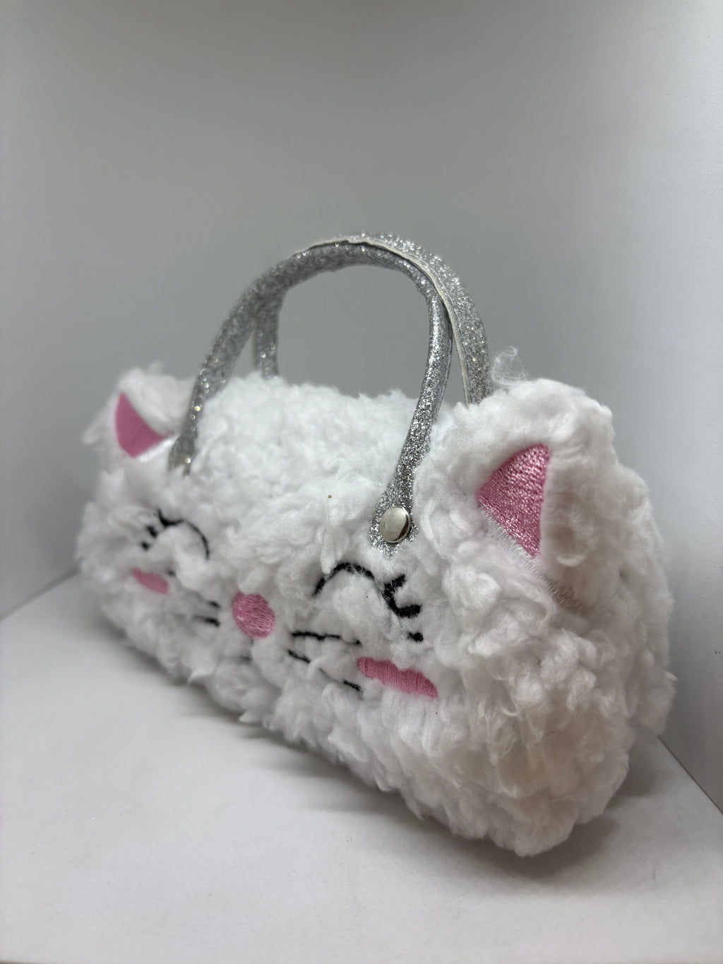 Estuche especial "Gatita Blanca"