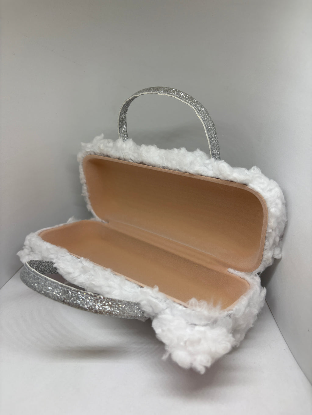 Estuche especial "Gatita Blanca"